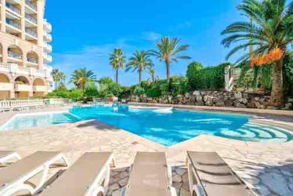 Bord De Mer, Terrasse, Tout A Pieds Cannes Bagian luar foto